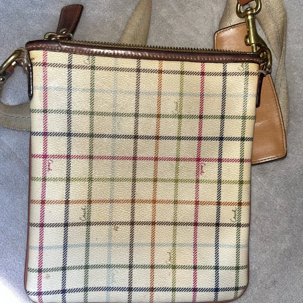 Vintage crossbody Coach horse and carriage bag, normal wear. - Picture 2 of 5